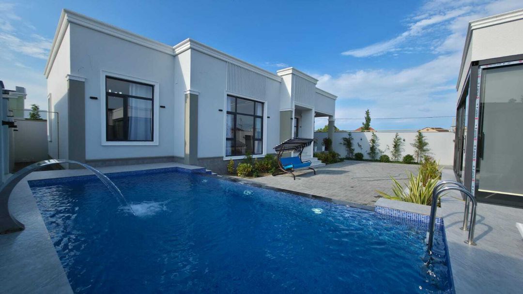Satılır 4 otaqlı həyət evi/bağ evi 200 m² — Ev, villa, Bakı (3)