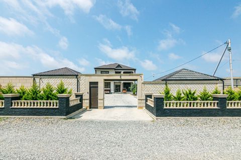 Satılır 6 otaqlı həyət evi/bağ evi 250 m² — Bakı