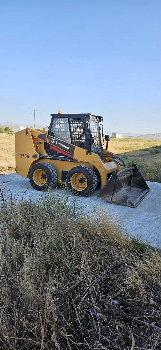 Tikinti yükləyici Bobcat, 2012 il — İnşaat texnikası, Bakı (2)