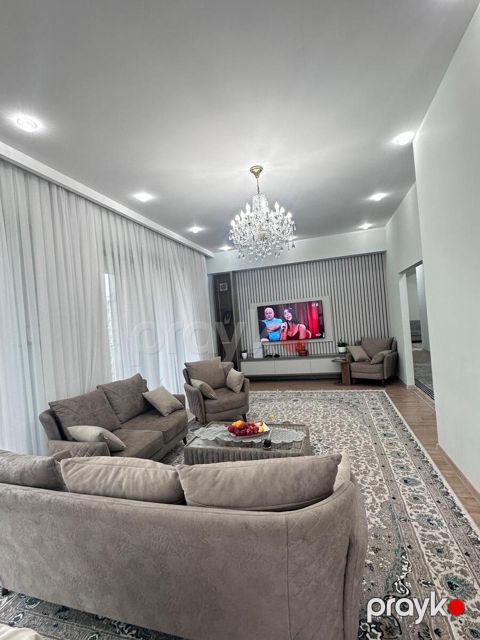 İcarəyə verilir 4 otaqlı yeni tikili 160 m²