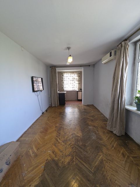 Satılır 2 otaqlı köhnə tikili 43 m² — Bakı