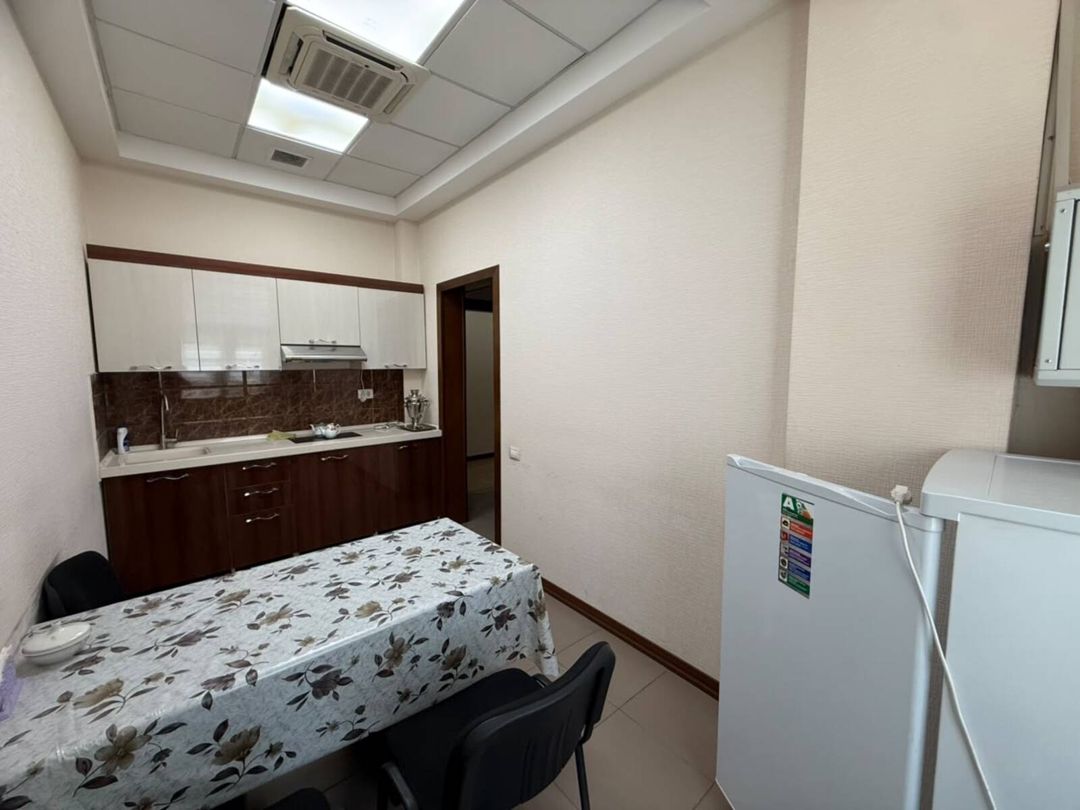 İcarəyə verilir 10 otaqlı ofis 350 m² — Ofis, Bakı (10)