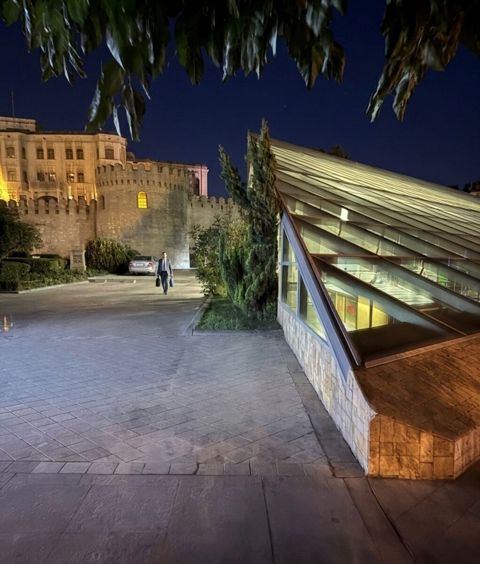 5-otaqlı yeni tikili kirayə verilir, İçərişəhər m., 120 m² — Bakı
