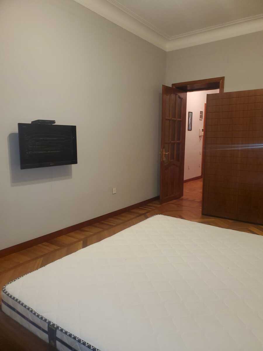 İcarəyə verilir 2 otaqlı köhnə tikili 65 m² — Mənzil, Bakı (7)
