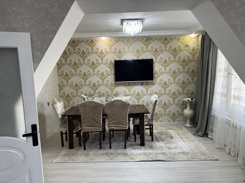 Satılır 5 otaqlı həyət evi/bağ evi 130 m² — Bakı