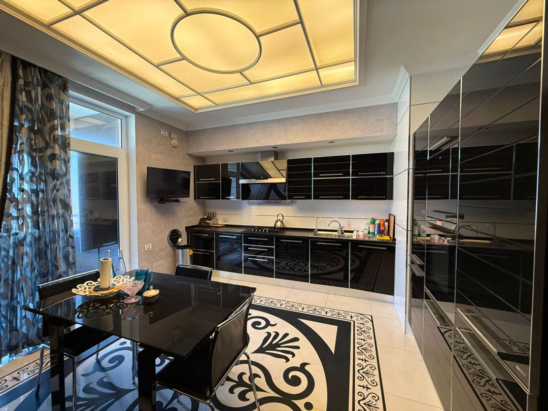 Satılır 4 otaqlı yeni tikili 198 m² — Mənzil, Bakı (11)