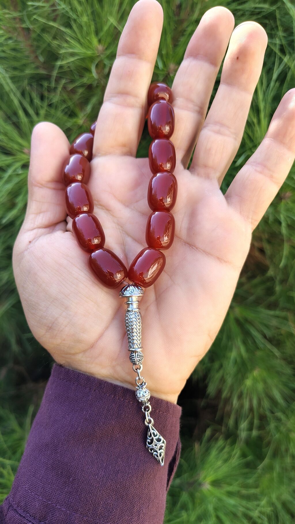 Qırmızı aqat tespih - Material: Qırmızı rəngli cilalı daş muncuqlar — Uca bilərziklər, Digah (4)