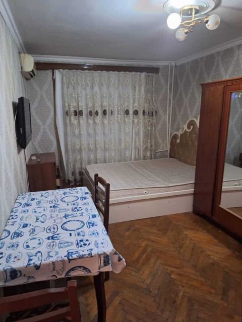 Satılır 1 otaqlı köhnə tikili 45 m² — Bakı