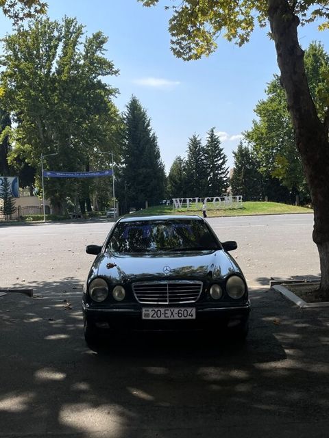 Mercedes E 240, 2.4 L, 1999 il, 412 000 km — Mingəçevir