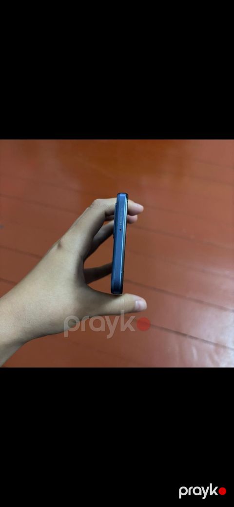 Məhsul: Smartfon (mavi gövdə) Təsvir: - Korpus: Düz kənarlı, mavi — Bakı