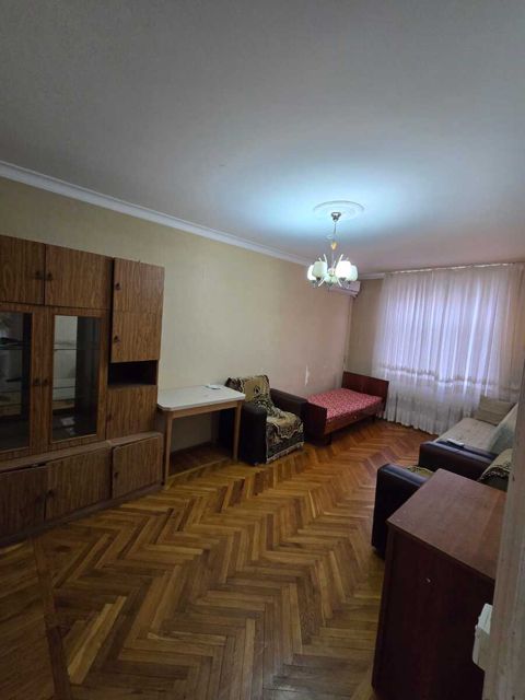 İcarəyə verilir 3 otaqlı köhnə tikili 120 m² — Bakı