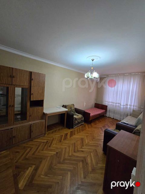 İcarəyə verilir 3 otaqlı köhnə tikili 120 m²