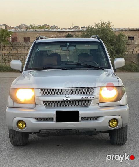 Mitsubishi Pajero io, 2.0 L, 2000 il, 204 500 km