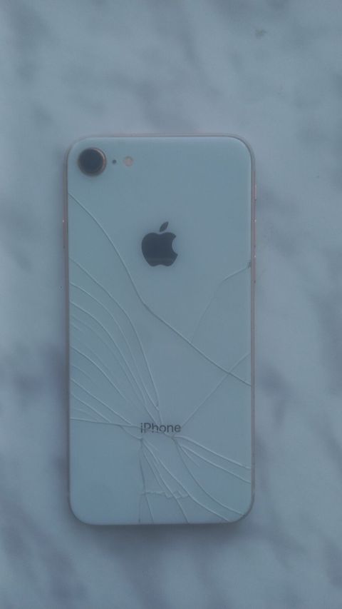 IPhone 8, 64 GB, Ağ, Qırıq — Qusar