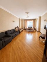 İcarəyə verilir 3 otaqlı yeni tikili 140 m² — Cəmilə xanım — Apartment