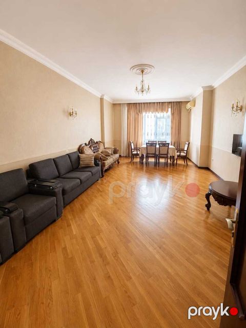 İcarəyə verilir 3 otaqlı yeni tikili 140 m²