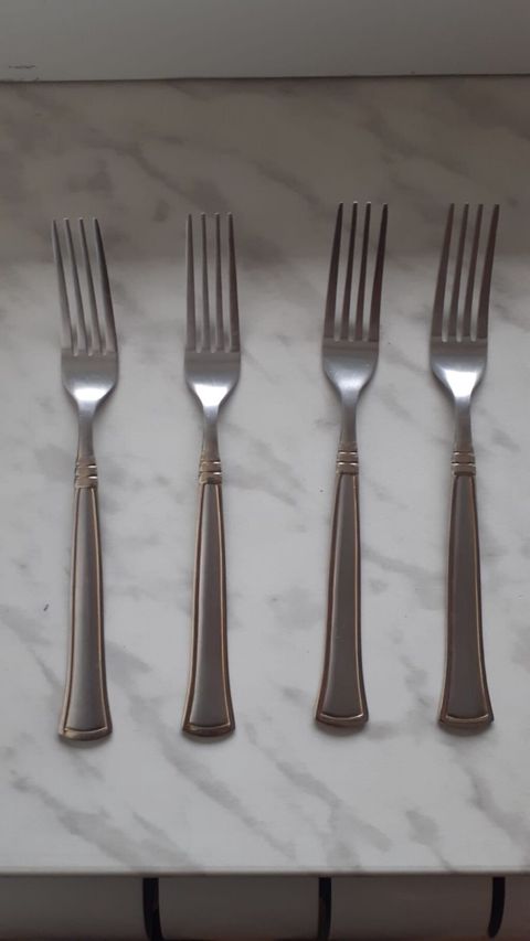 Cengeller biri 1 manat — Bakı