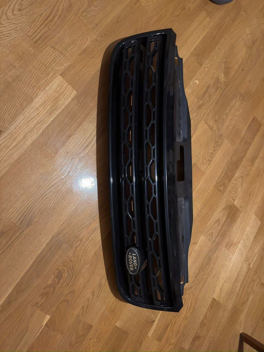 Land Rover Discovery 5 ön radiator barmaqlığı — Ehtiyat hissələri və aksesuarlar, Bakı (2)