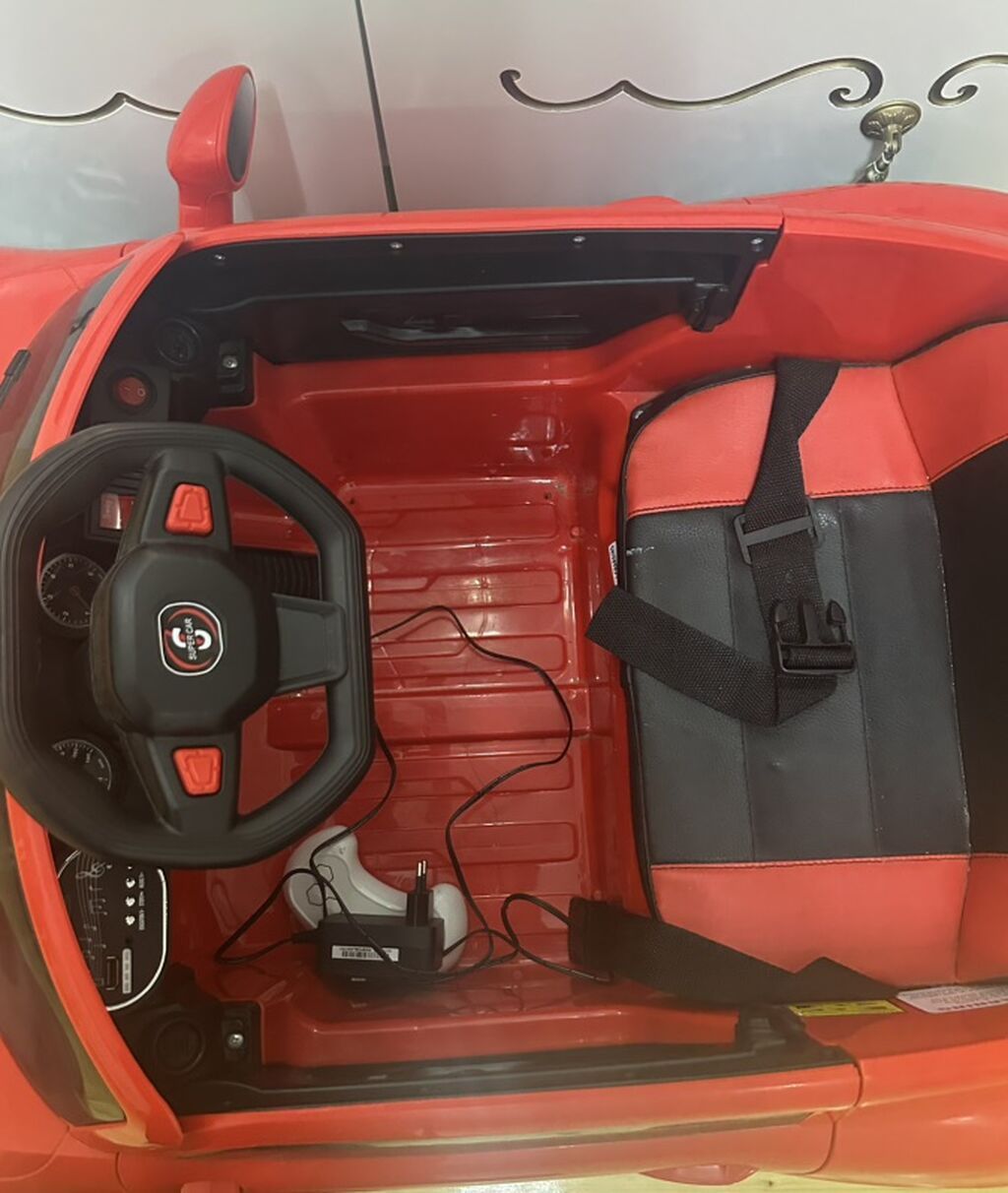 Uşaq üçün elektrikli minik maşını – qırmızı rəngdə sport kupe dizaynı — Uşaq avtomobilləri, Digah (3)