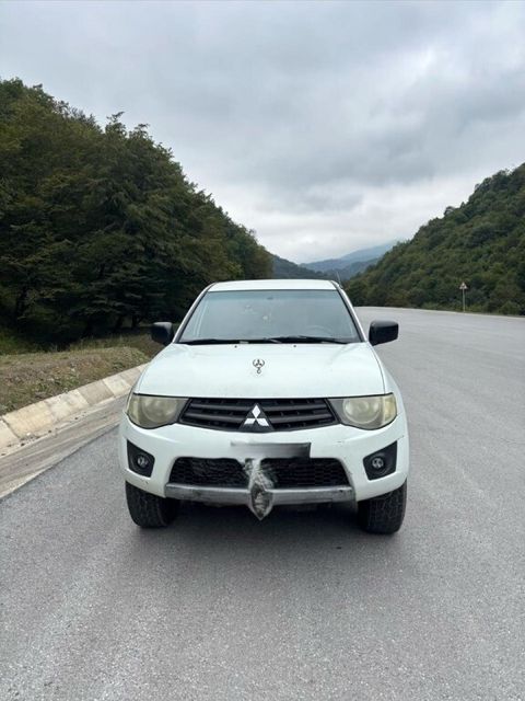 Mitsubishi L200, 2.5 L, 2014 il, 349 130 km — Göygöl