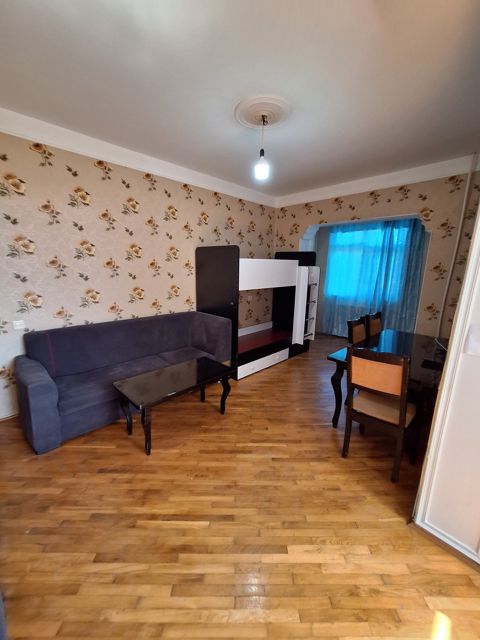 Satılır 2 otaqlı köhnə tikili 60 m² — Bakı