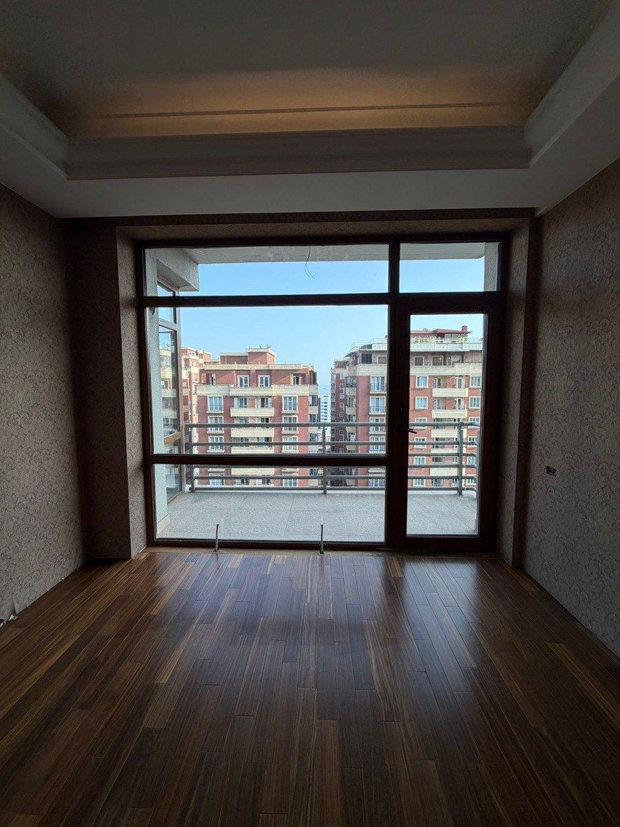 Satılır 4 otaqlı yeni tikili 200 m² — Mənzil, Bakı (10)