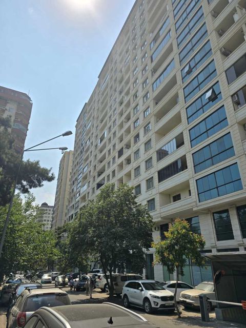 Satılır 2 otaqlı yeni tikili 118 m² — Bakı
