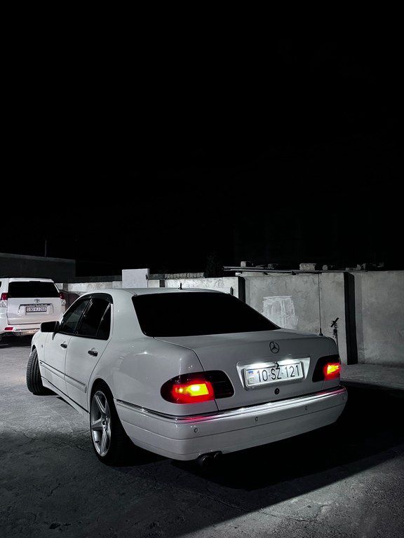 Mercedes E 320, 3.2 L, 1998 il, 302 000 km — Avtomobillər, Bakı (3)
