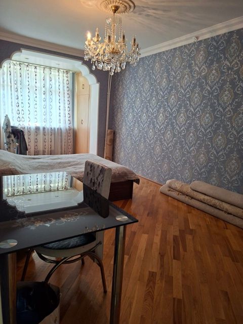 Satılır 3 otaqlı köhnə tikili 90 m² — Bakı