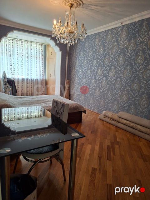 Satılır 3 otaqlı köhnə tikili 90 m²