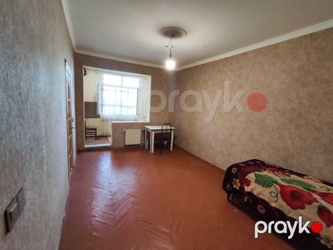 Satılır 2 otaqlı köhnə tikili 40 m²