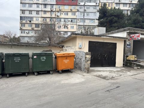 Qaraj, Azadlıq m