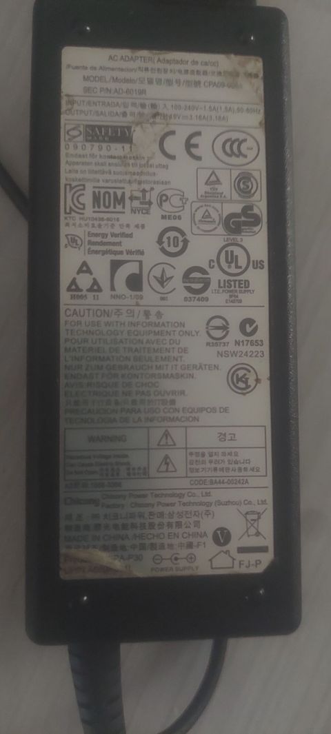 Samsung adabdır 3 amperlik işləyir istiyən əlaqə saxlasın