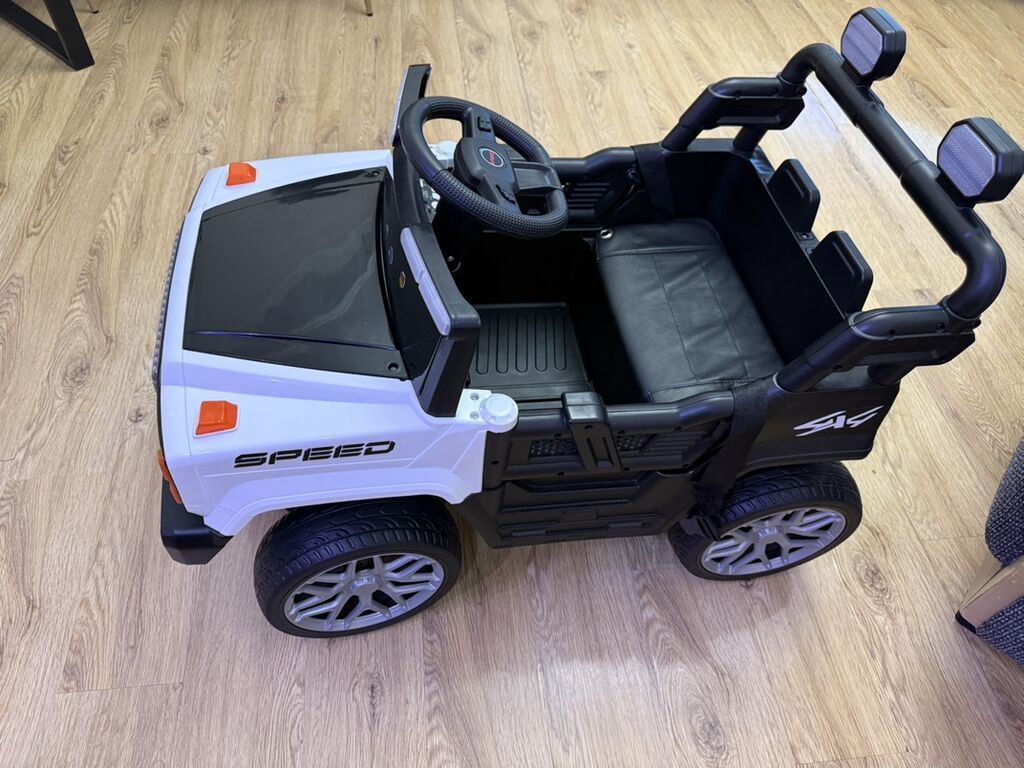 Uşaq üçün elektrikli minik maşını – BH-80D model - Korpus: ağ-qara — Uşaq avtomobilləri, Güzdək (2)