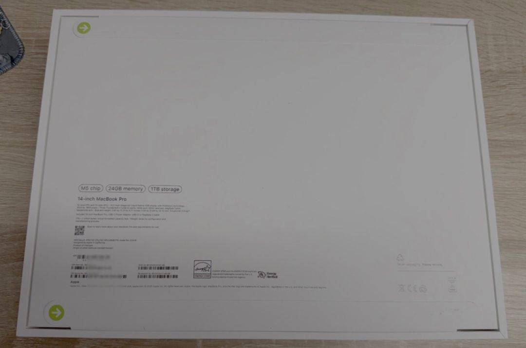 Apple MacBook Pro m5 14 inch 24GB/1TB — Noutbuklar, Bakı (2)