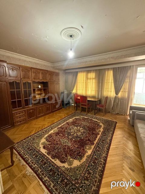 İcarəyə verilir 4 otaqlı köhnə tikili 140 m²
