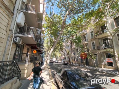 Satılır obyekt 230 m²