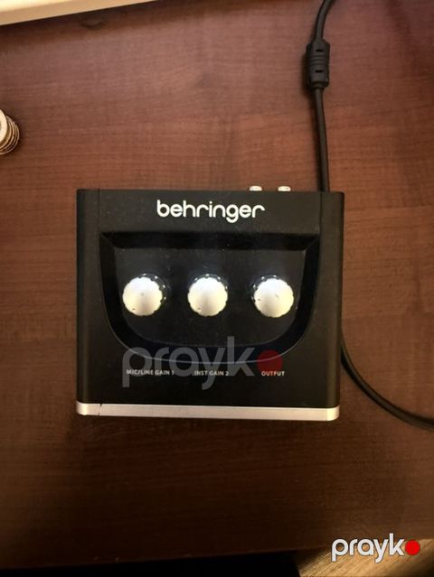 Behringer U-phorıa UM2 USB audio interfeysi Xüsusiyyətlər: - 2 giriş — Bakı