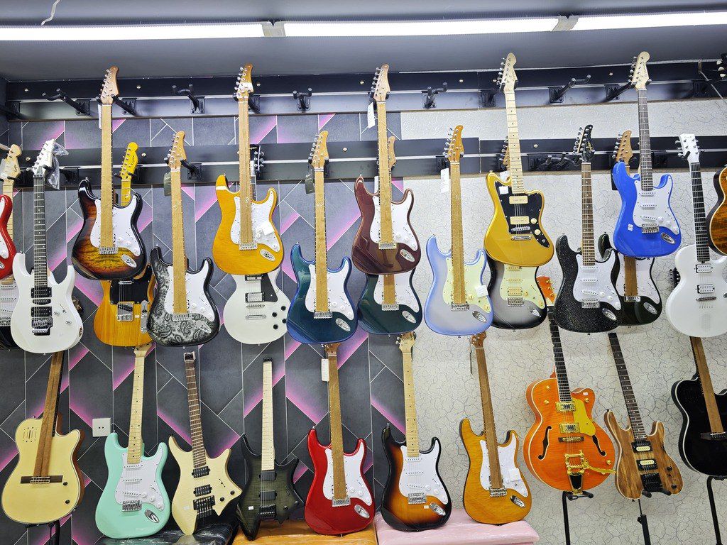 Elektro gitara — Musiqiə alətləri, Bakı (8)