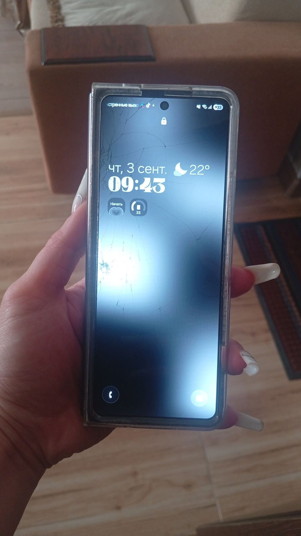 Samsung Z Flip, Qırıq — Samsung, Bakı (4)