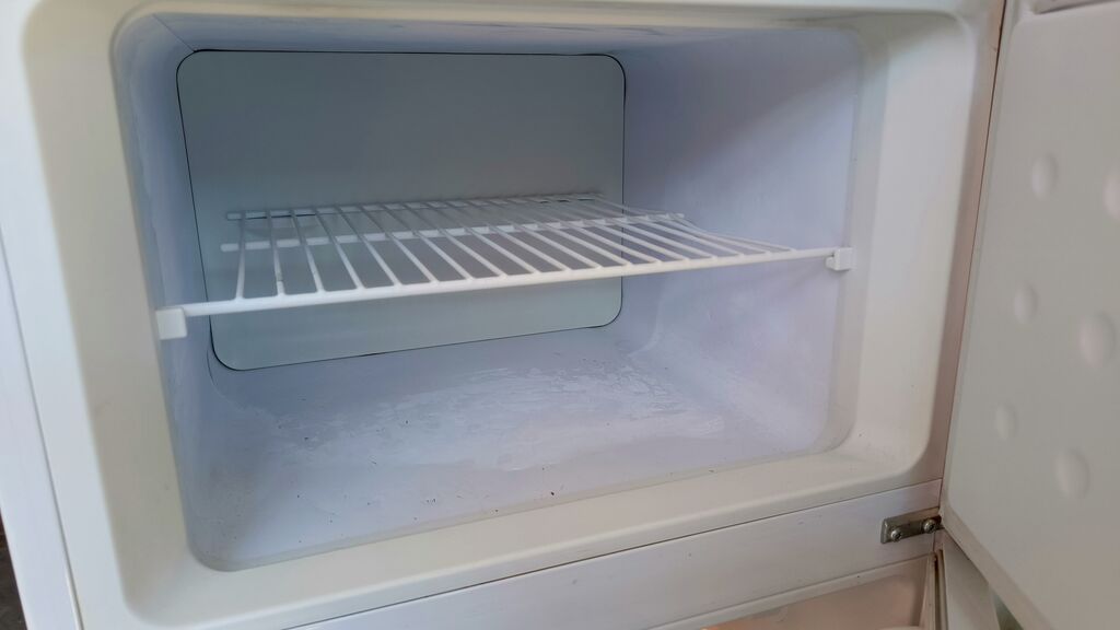 Beko ikiqapılı soyuducu - Yuxarıda dondurucu bölmə, aşağıda soyuducu — Soyuducular, Bakı (2)