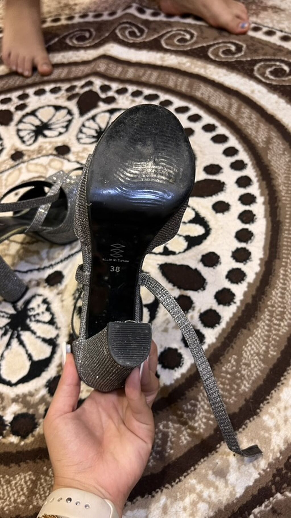 Afra qadın ayaqqabısı – parıltılı gümüşü rəngdə platformalı sandal. 1 — Sandal, Xırdalan (3)