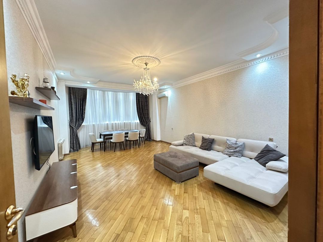 Satılır 4 otaqlı yeni tikili 170 m² — Mənzil, Bakı (2)