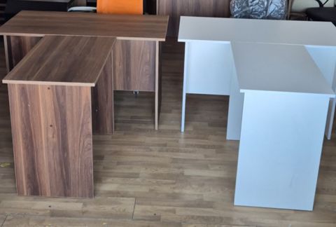 Ofis masası — İlqar