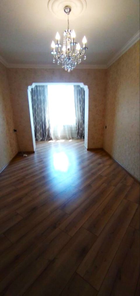 Satılır 3 otaqlı köhnə tikili 75 m² — Bakı