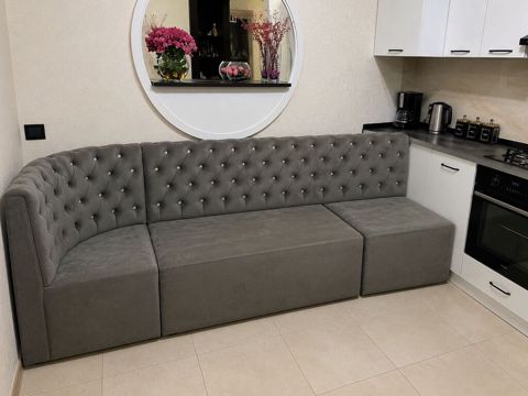 Divan ela veziyyetde satilir eyaqlari demirdir Qiymet 160 azn — Bakı