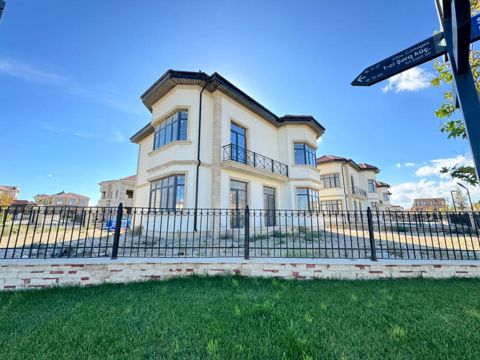 Satılır 8 otaqlı həyət evi/bağ evi 345 m² — Bakı