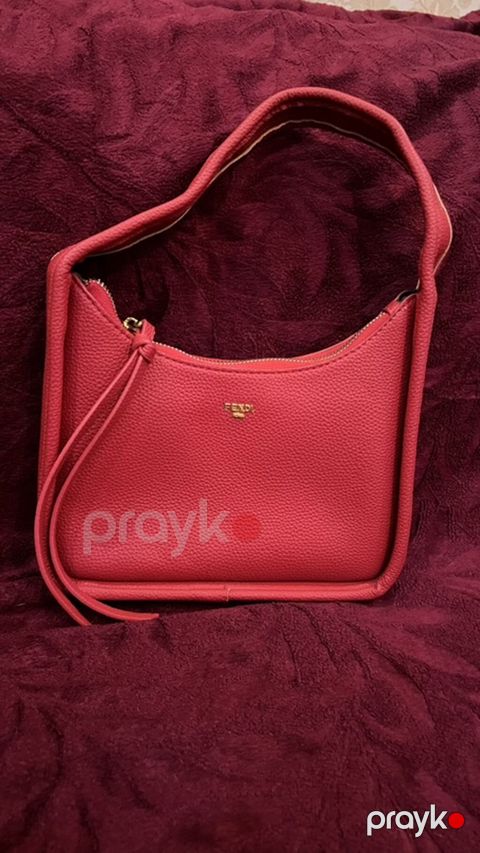 Çiyin çantası, Fendi, Yeni — Xırdalan