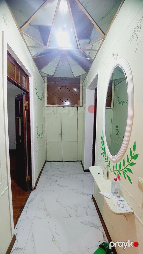 İcarəyə verilir 2 otaqlı köhnə tikili 70 m²