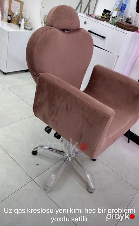 Vizajist və qaş dizaynı üçün rahat salon kreslosu. - Rəng — Xırdalan